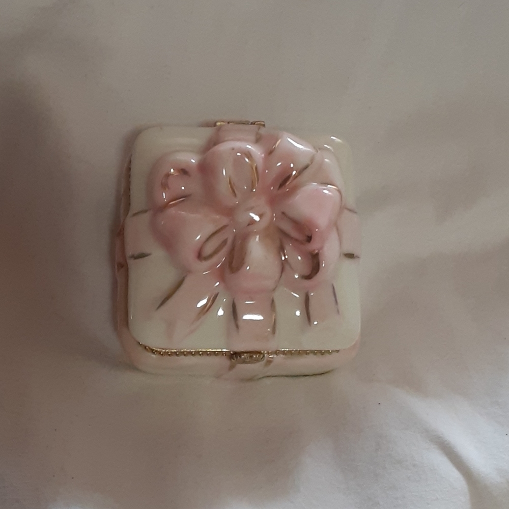 Jewelry box